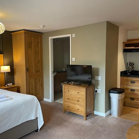 Yewfield Self Catering Apartments Хоуксхед Экстерьер фото