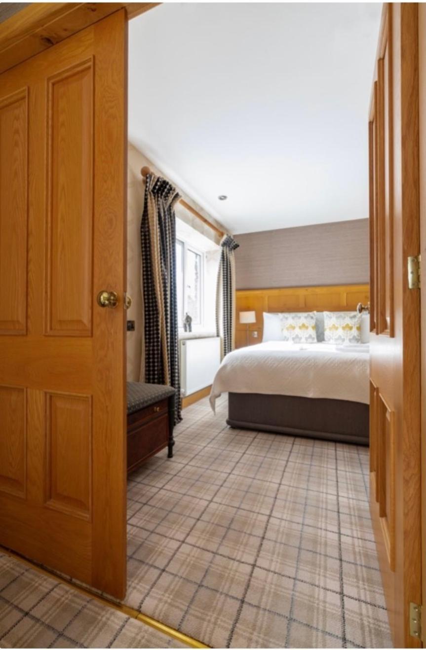 Yewfield Self Catering Apartments Хоуксхед Экстерьер фото