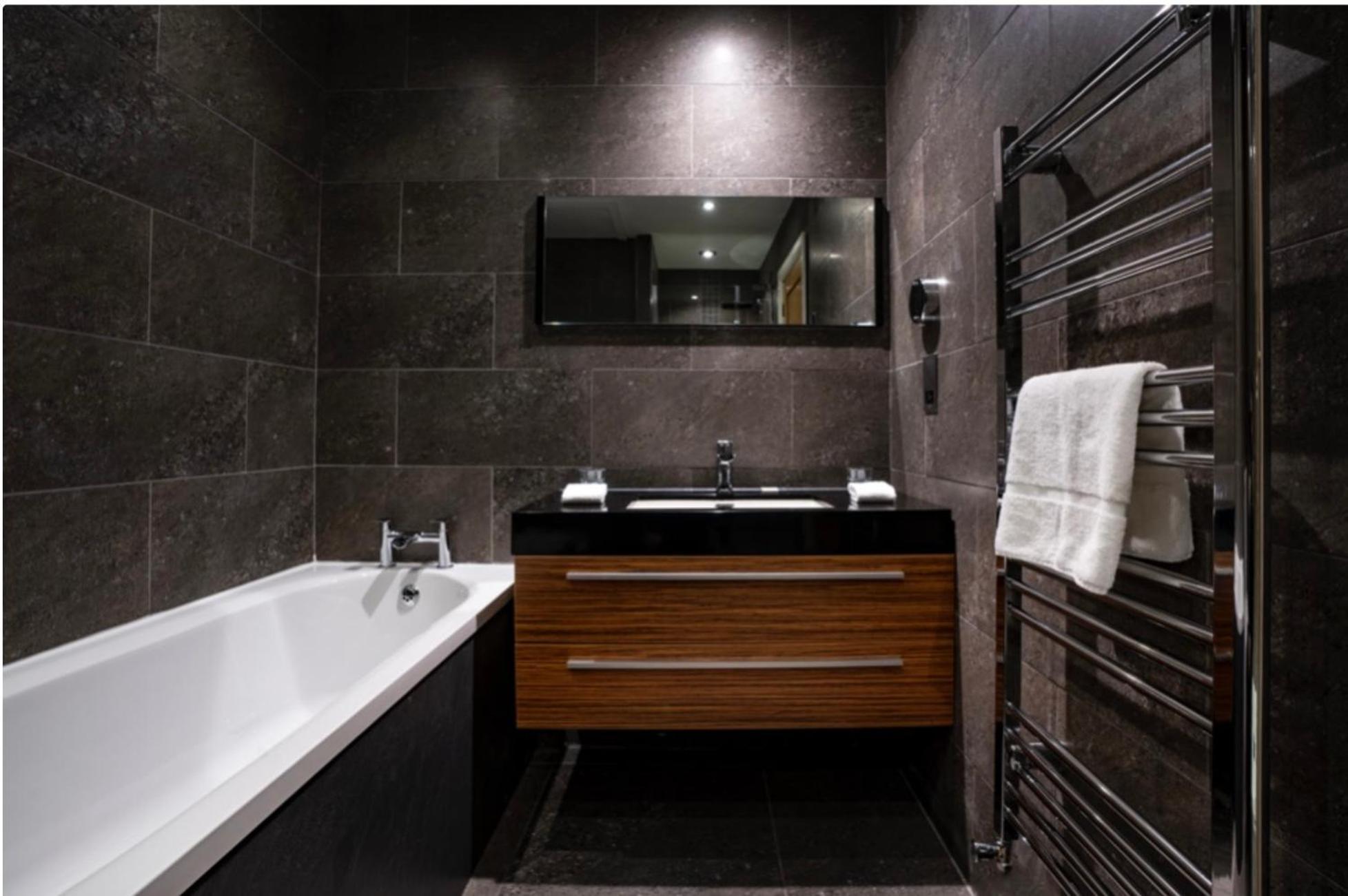 Yewfield Self Catering Apartments Хоуксхед Экстерьер фото