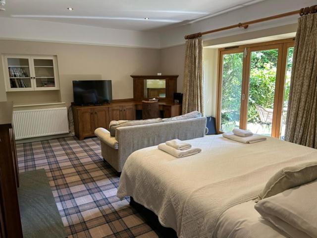 Yewfield Self Catering Apartments Хоуксхед Экстерьер фото